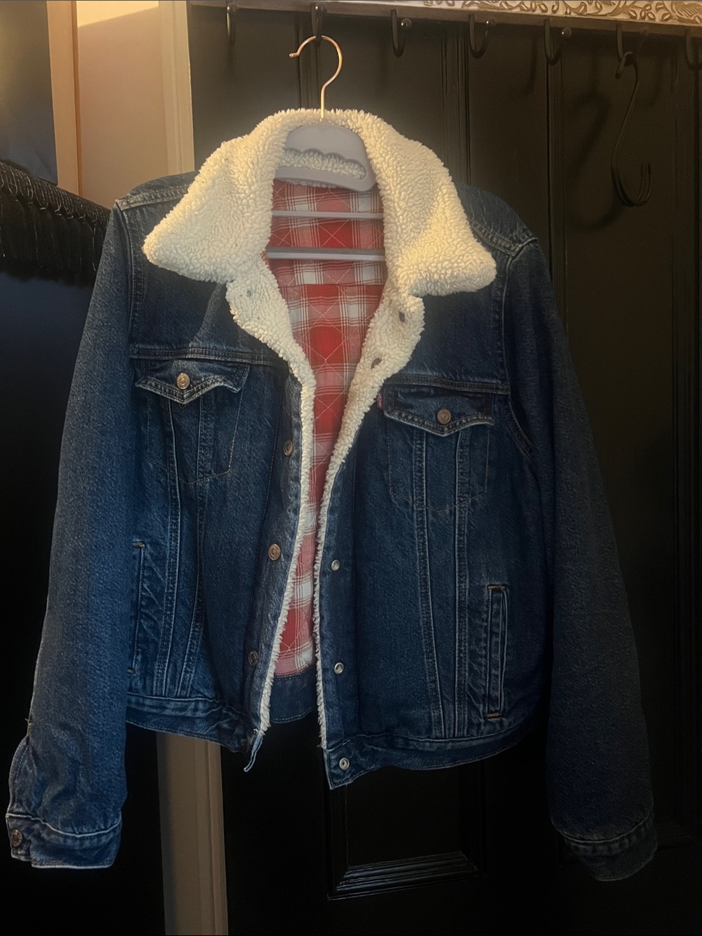 Levi's Dark Blue Denim Jacket with White Sherpa Trim and Red Tab reversible
